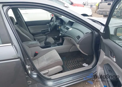 2010 Honda Accord 2.4 Lx z USA, uszkodzony, nr VIN 1HGCP2E33AA082116